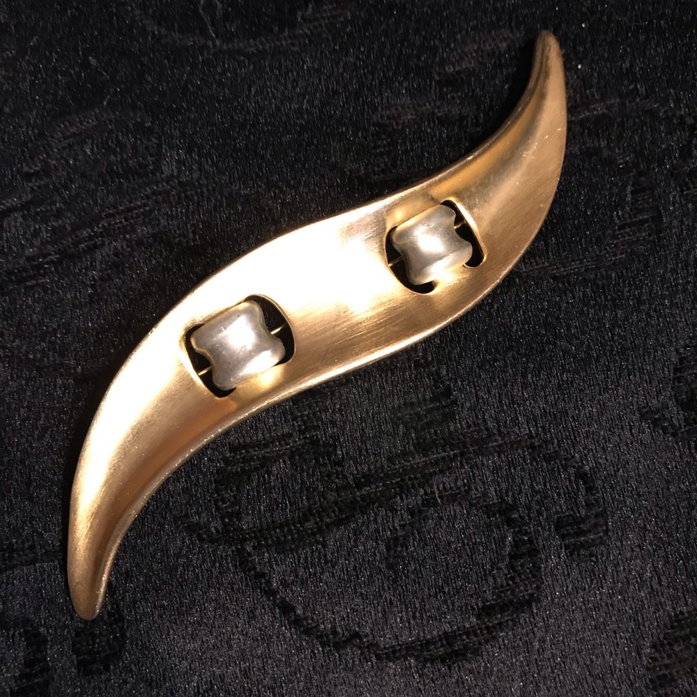 VTG 1994 Clara Studio for Asymmetry Goldtone Brooch
